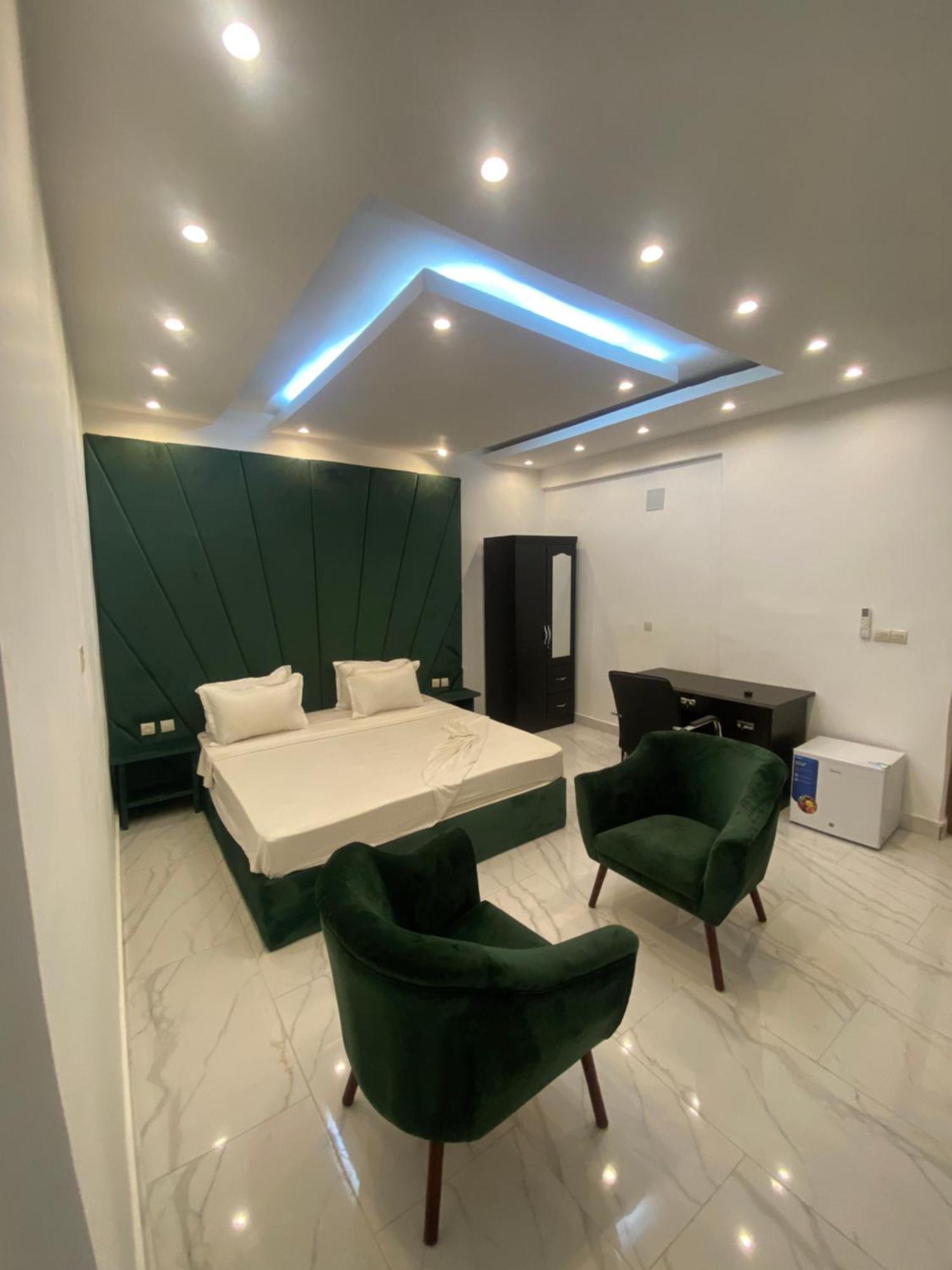 Hotel Victoria Бразавил Екстериор снимка